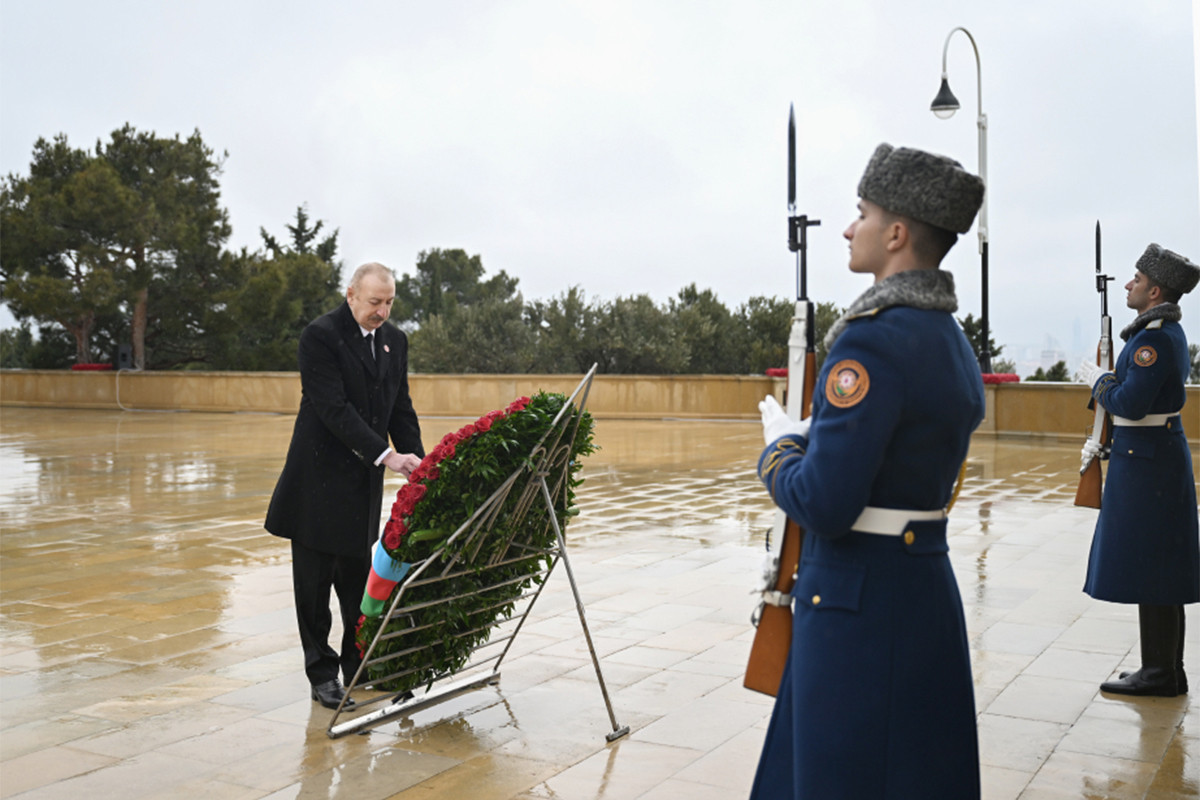 President Ilham Aliyev paid tribute to 20 January martyrs