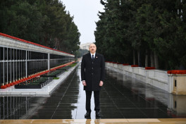 President Ilham Aliyev paid tribute to 20 January martyrs