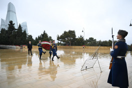 President Ilham Aliyev paid tribute to 20 January martyrs
