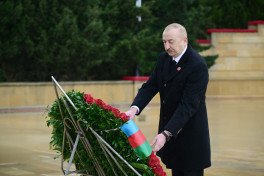 President Ilham Aliyev paid tribute to 20 January martyrs