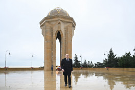 President Ilham Aliyev paid tribute to 20 January martyrs