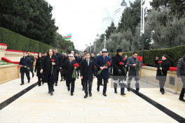 Diplomatic corps in Azerbaijan visits Alley of Martyrs on January 20 anniversary -PHOTO 