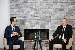 President Ilham Aliyev met with CEO of Carlsberg Group in Davos