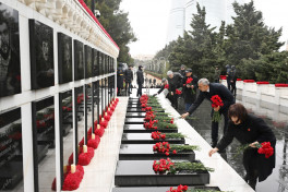 Azerbaijan's state and government officials visit Alley of Martyrs-PHOTO 