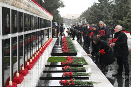 Azerbaijan's state and government officials visit Alley of Martyrs-PHOTO 