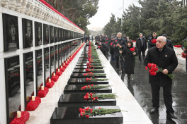 Azerbaijan's state and government officials visit Alley of Martyrs-PHOTO 