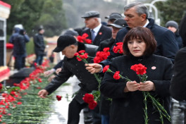 Azerbaijan's state and government officials visit Alley of Martyrs-PHOTO 