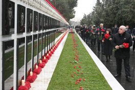 Azerbaijan's state and government officials visit Alley of Martyrs-PHOTO 