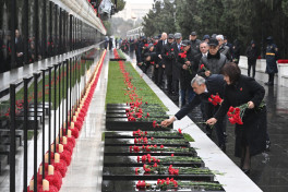 Azerbaijan's state and government officials visit Alley of Martyrs-PHOTO 