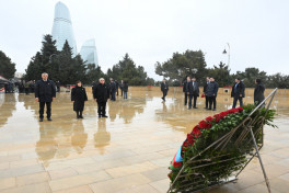 Azerbaijan's state and government officials visit Alley of Martyrs-PHOTO 