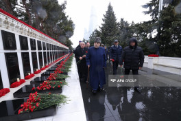 Azerbaijan's state and government officials visit Alley of Martyrs-PHOTO 