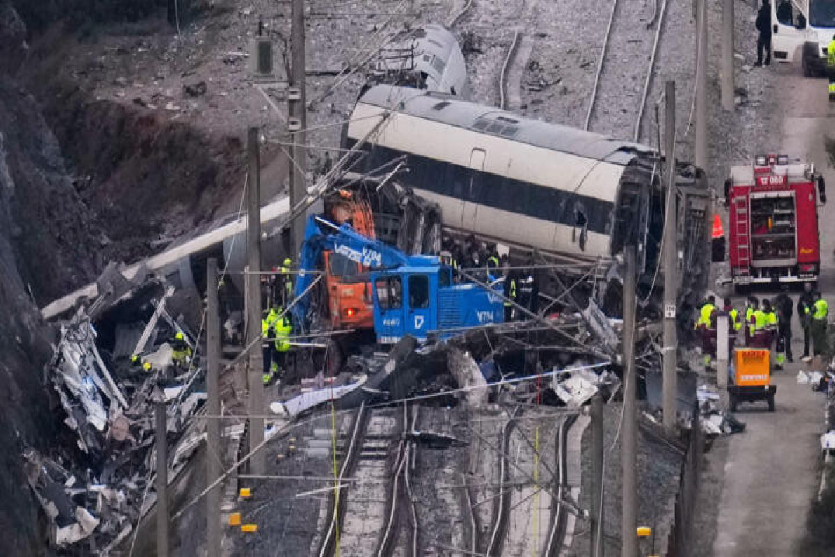 Barcelona commuter train crashes, killing 1, days after deadly train collision in Spain