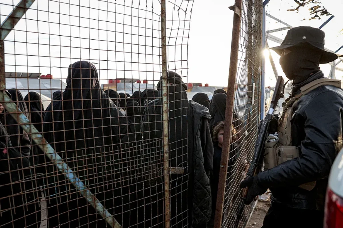 US begins transferring ISIL-linked detainees from Syria to Iraq