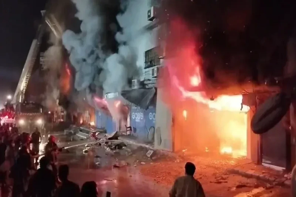 Death toll in Pakistan shopping plaza fire rises to 67