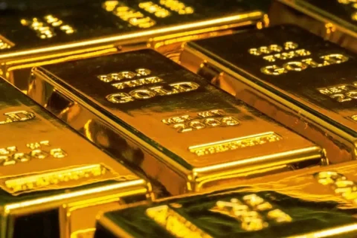 Gold price hits historic record - $4,950
