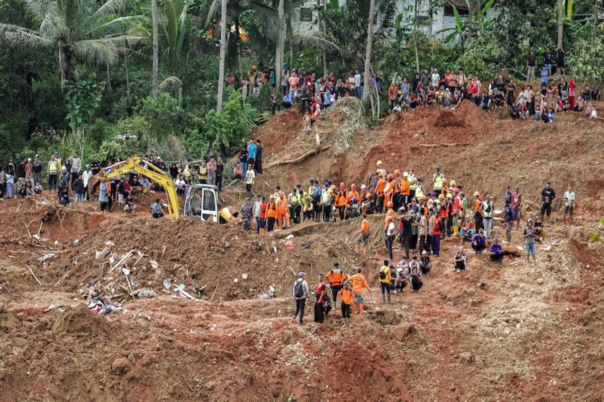 Seven dead, 82 missing in Indonesia landslide, agency says