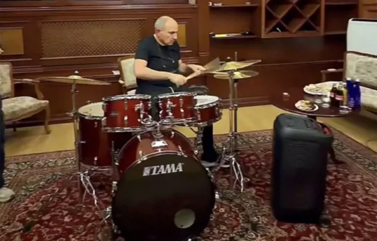 Armenian Prime Minister launches music group