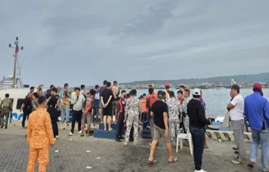 Fifteen dead after Philippines ferry with 300 passengers sinks