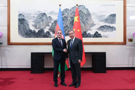 Foreign Minister of the Republic of Azerbaijan, Jeyhun Bayramov, and the Foreign Minister of the People’s Republic of China, Wang Yi