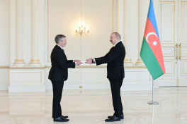 President Ilham Aliyev accepted the credentials of Norway's newly appointed ambassador -UPDATED 