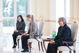 President Ilham Aliyev accepted the credentials of Australia's newly appointed ambassador -UPDATED 