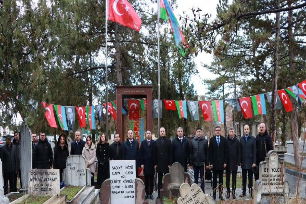 Azerbaijani Ambassador to Türkiye visits grave of Mahammad Amin Rasulzade