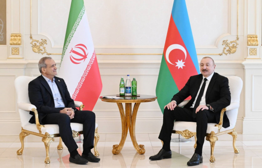 Masoud Pezeshkian, Ilham Aliyev