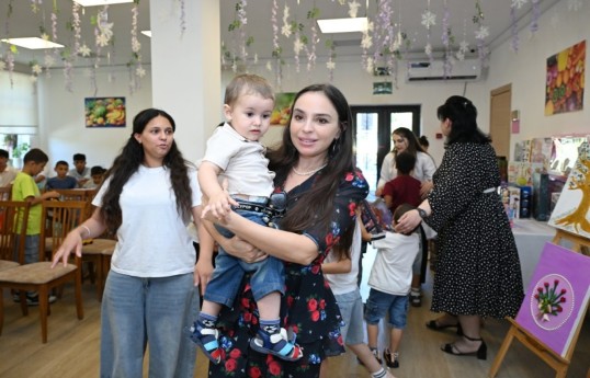 Leyla Aliyeva meets residents of child care social service institution in Sheki - PHOTO 