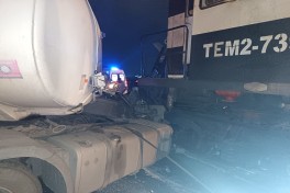 Fuel tanker truck and locomotive collusion in Azerbaijan leaves one injured -PHOTO -VIDEO 