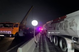 Fuel tanker truck and locomotive collusion in Azerbaijan leaves one injured -PHOTO -VIDEO 