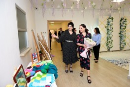 Leyla Aliyeva meets residents of child care social service institution in Sheki - PHOTO 