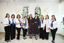 Leyla Aliyeva meets residents of child care social service institution in Sheki - PHOTO 