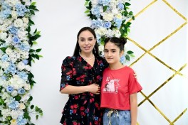 Leyla Aliyeva meets residents of child care social service institution in Sheki - PHOTO 
