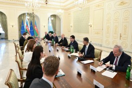 President Ilham Aliyev held expanded meeting with President of the European Commission