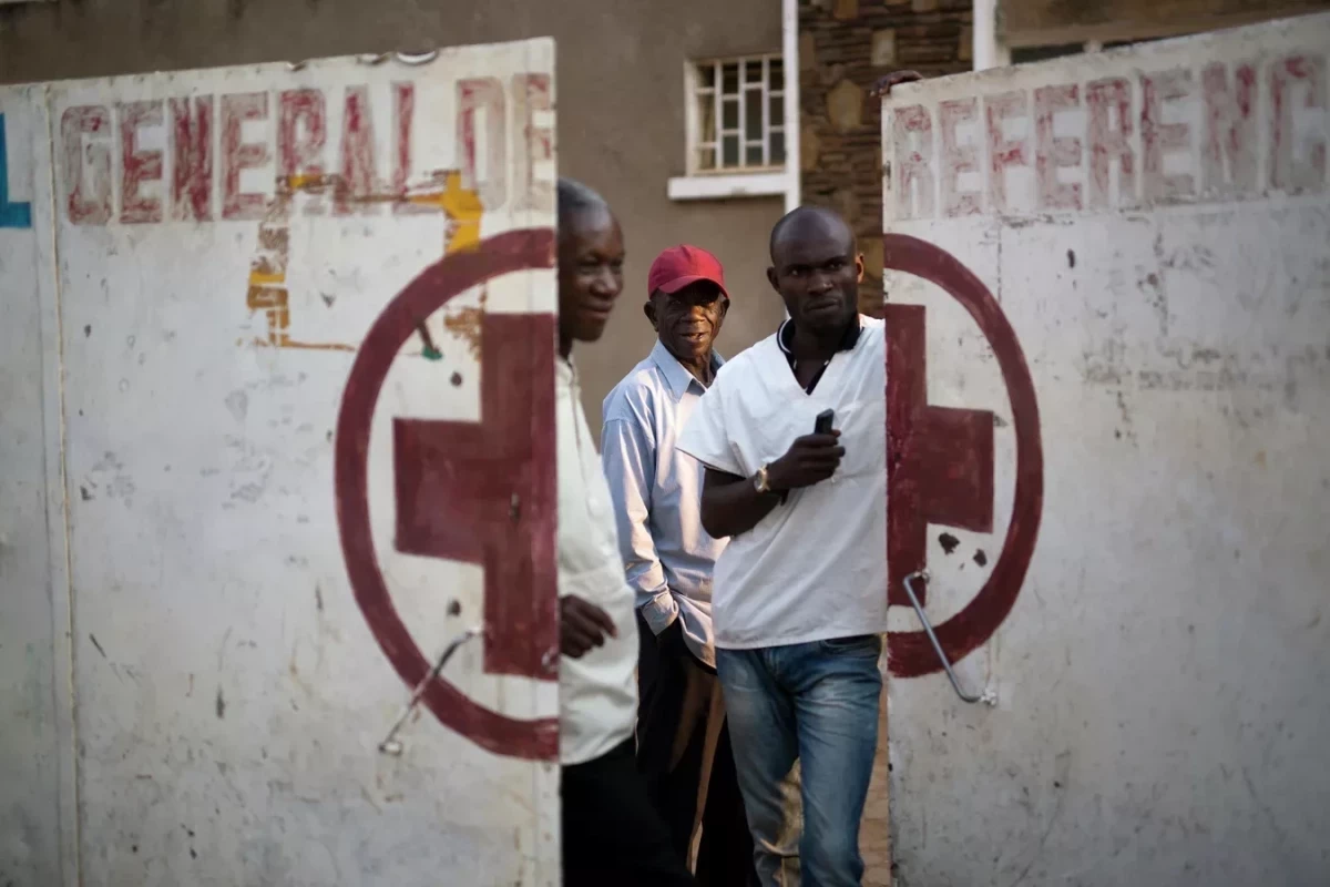 Ebola deaths in DR Congo rise to 447 as clinical trial starts