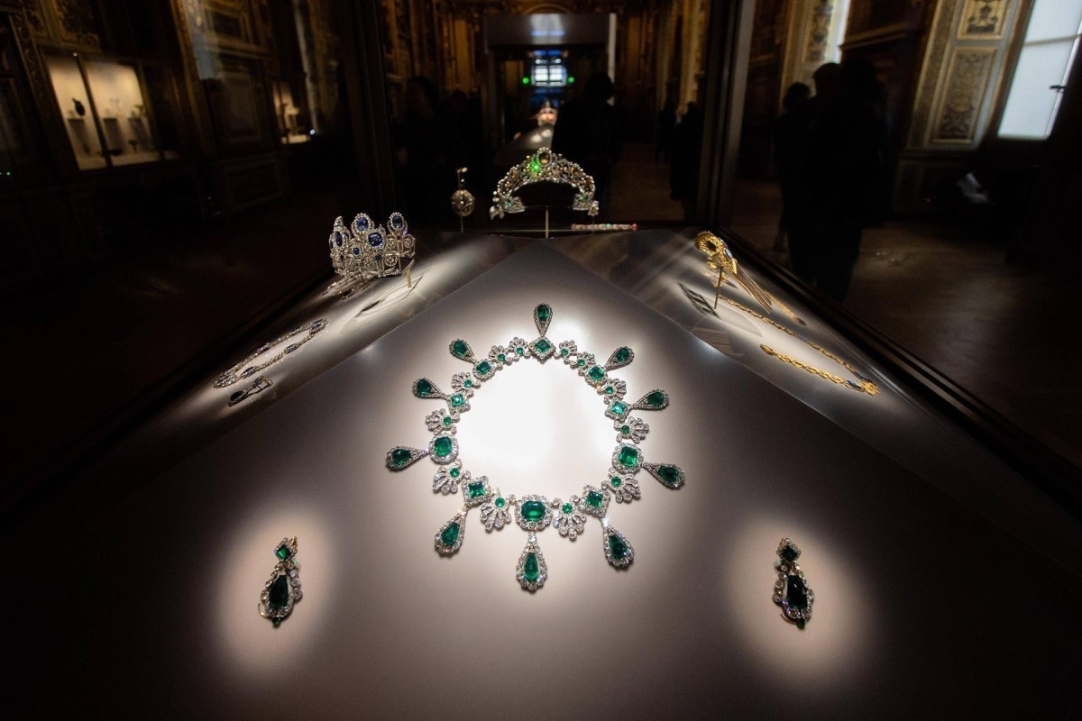 Jewelry worth about 4 million euros stolen from French museum — Le Parisien