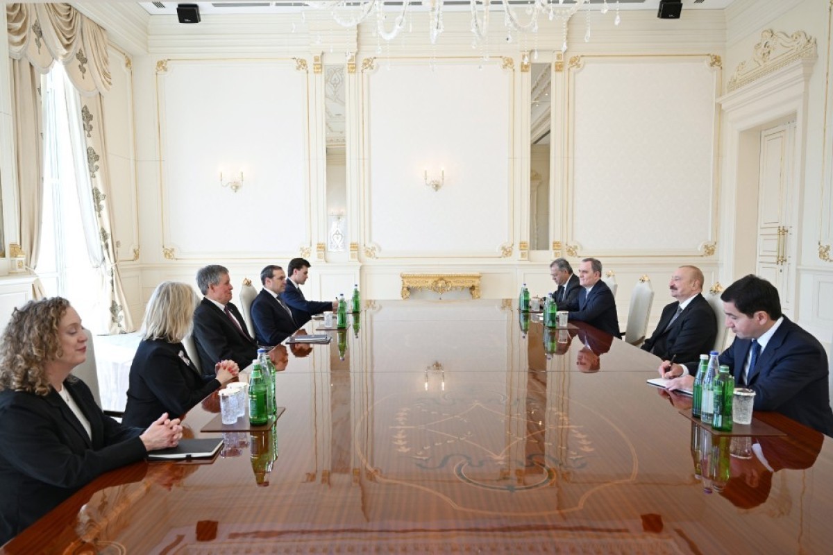 President Ilham Aliyev receives U.S. Senator Steve Daines