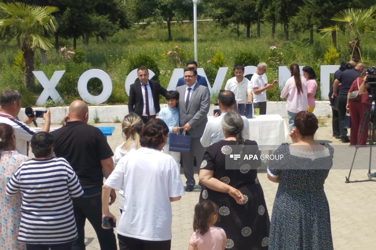 Apartment keys handed over to resettled families in Khojavand - UPDATED-1  - PHOTO 