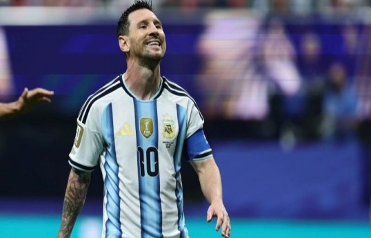 Argentina's comeback knocks Egypt out of World Cup