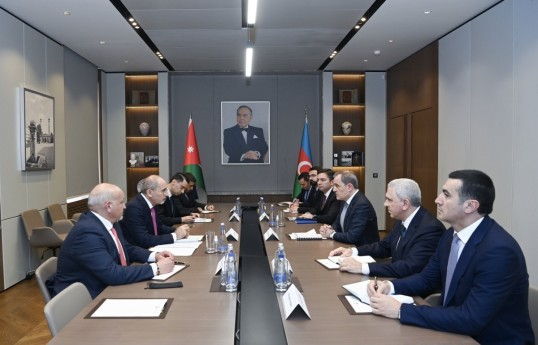 Jeyhun Bayramov holds expanded-format meeting with Jordanian Deputy Prime Minister - PHOTO 