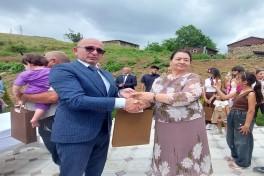 Azerbaijan resettles former IDPs in Shusha's Kichik Galadara village, families receive house keys - UPDATED 