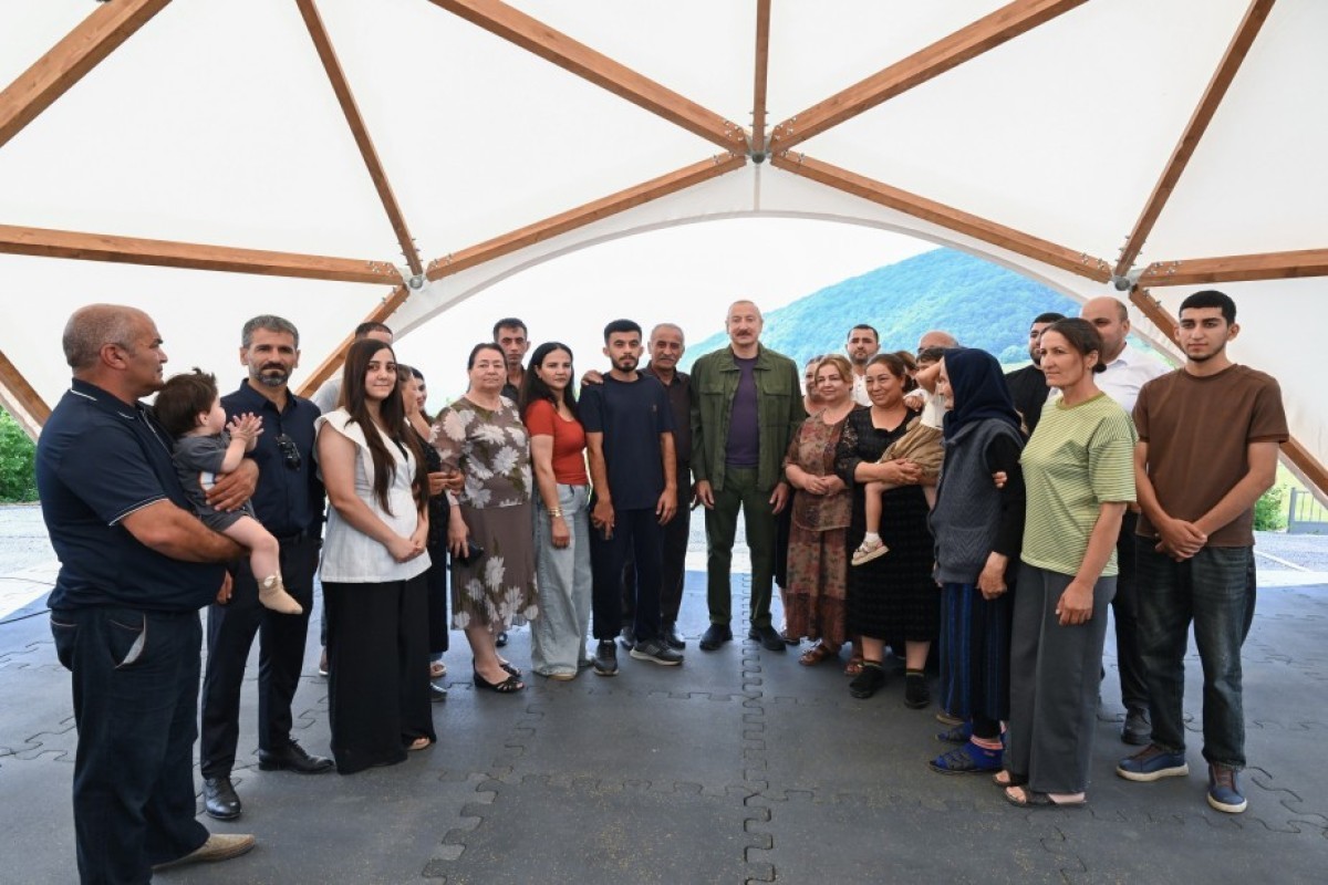 President Ilham Aliyev inspected restoration works in Shusha’s Kichik Galaderesi village and met with returning residents - PHOTO 