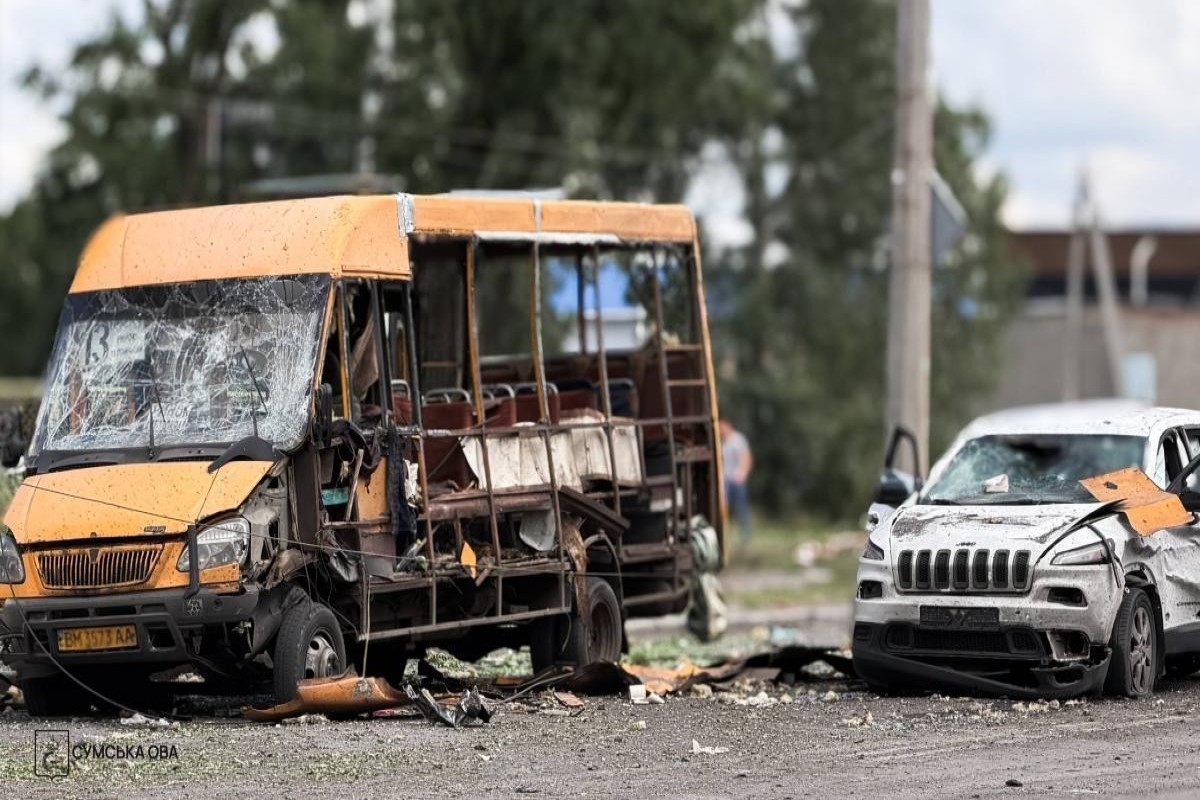 Russians strike Sumy with glide bombs, killing four, including child