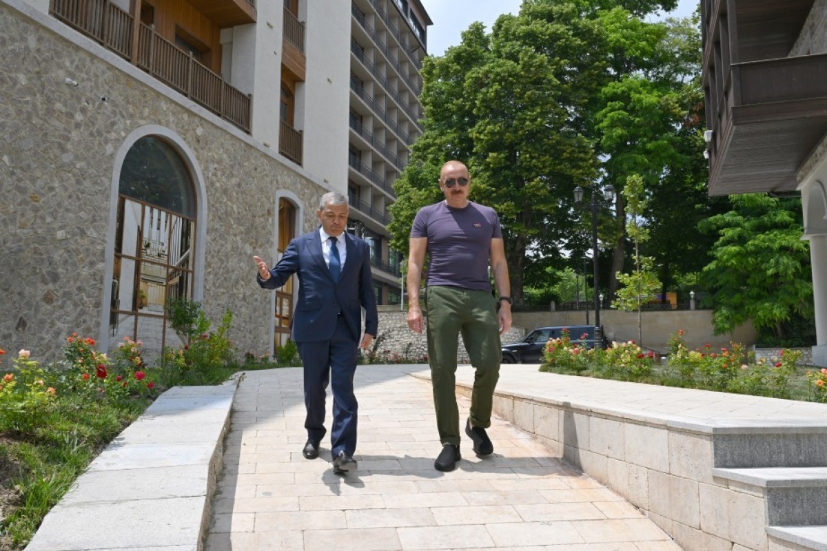 President Ilham Aliyev reviewed progress under public-private partnership project on Garabagh Street in Shusha