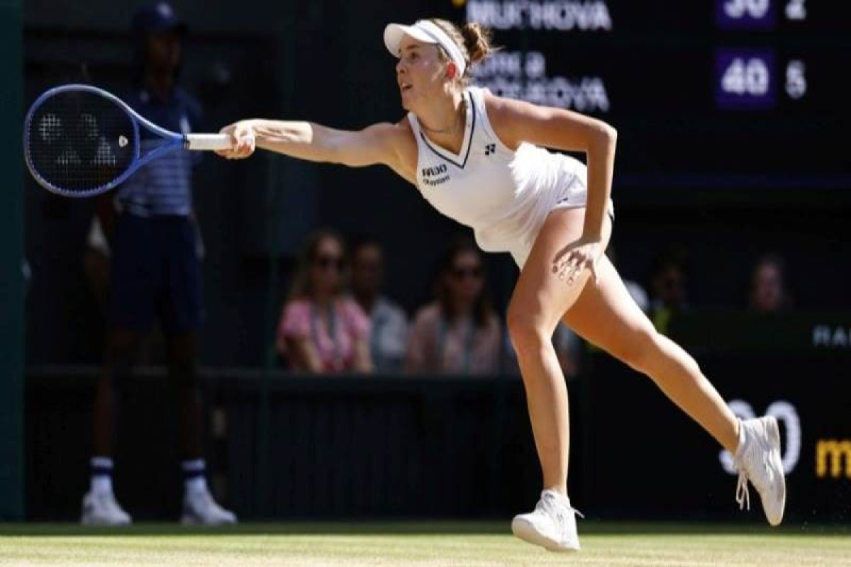 Noskova beats Muchova, takes Wimbledon title