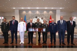 Azerbaijan Defense Minister pays a working visit to Türkiye - PHOTO 