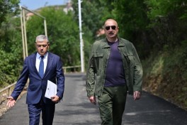 President Ilham Aliyev inspected restoration works in Shusha’s Kichik Galaderesi village and met with returning residents - PHOTO 