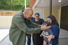 President Ilham Aliyev inspected restoration works in Shusha’s Kichik Galaderesi village and met with returning residents - PHOTO 