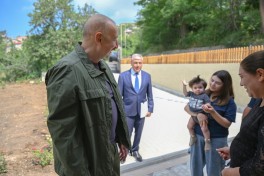 President Ilham Aliyev inspected restoration works in Shusha’s Kichik Galaderesi village and met with returning residents - PHOTO 