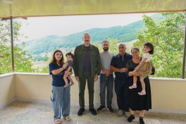 President Ilham Aliyev inspected restoration works in Shusha’s Kichik Galaderesi village and met with returning residents - PHOTO 